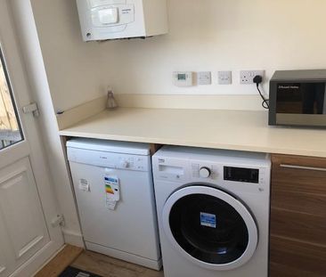 2 bedroom terraced house to rent - Photo 1