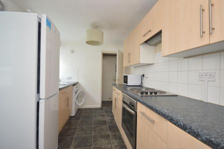 4 bedroom terraced house to rent - Photo 5