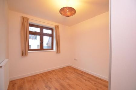 Beaumanor House, Flowers Avenue, Ruislip, HA4 - Photo 2