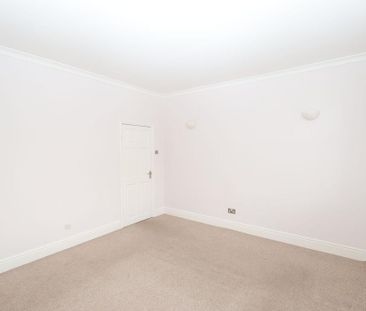 3 bedroom end of terrace house to rent - Photo 1