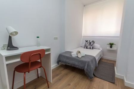 Calle Lozano de Torres, Málaga, Andalusia 29013 - Photo 3