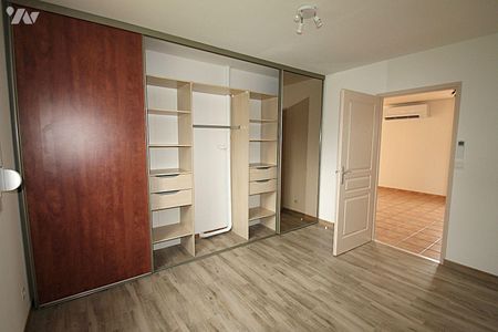 Au calme, proche place du marché et toutes commodités, sur son terrain de 778 m², maison de pla... - Photo 4