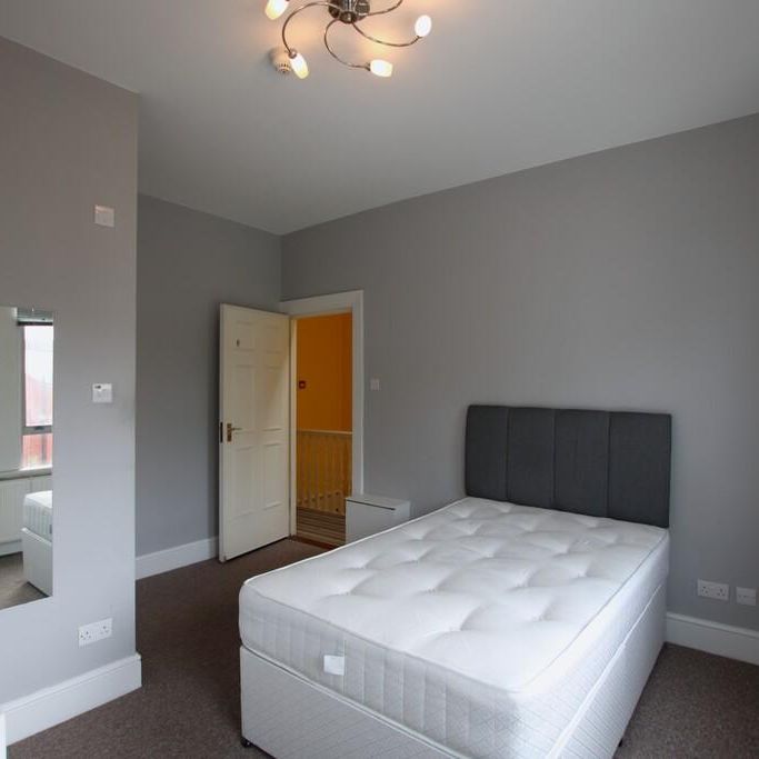 3 bedroom semi-detached house to rent - Photo 1