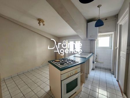 Location Appartement 3 pièces 91m² VALENCE 26000 - Photo 3