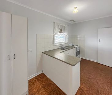 Freshly Updated 3 Bedroom Home In Elizabeth Park! - Photo 3