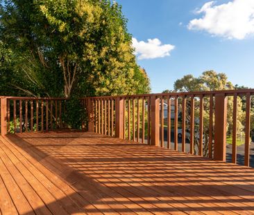 Charming 2-Bedroom Home in Tranquil Unsworth Heights - Photo 1