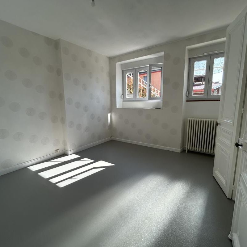 Location Appartement 3 pièces 70m² LE CREUSOT 71200 - Photo 1