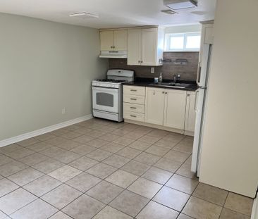 For Lease - 508 Stafford Drive Unit# Basement, Oakville, Ontario - Photo 3