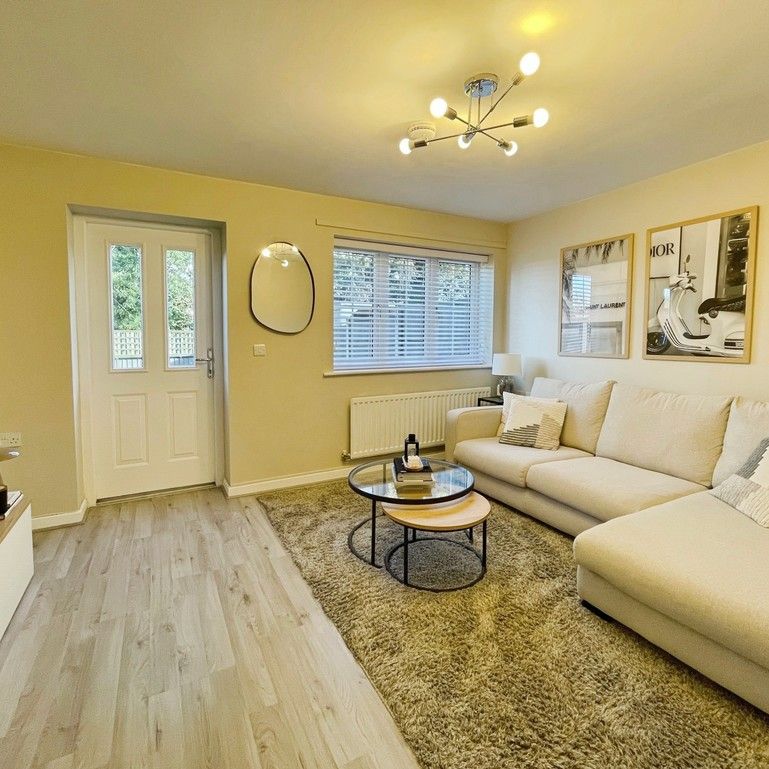 2 bedroom End Terraced House to let - Photo 1