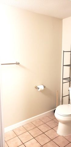 $1,925 / 2br – 900ft2 – Convenient Location in Uptown NW next to Royal City Centre (QL42) - Photo 2