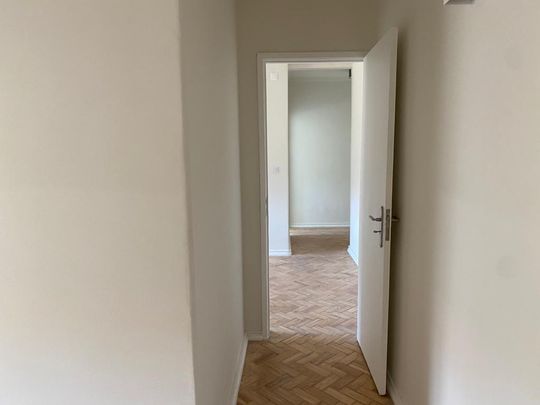 Excellent opportunity to rent a fully renovated 2 bedroom flat, like new, on Estrada de Benfica / next to the side wall of the Lisbon Zoo. - Photo 1