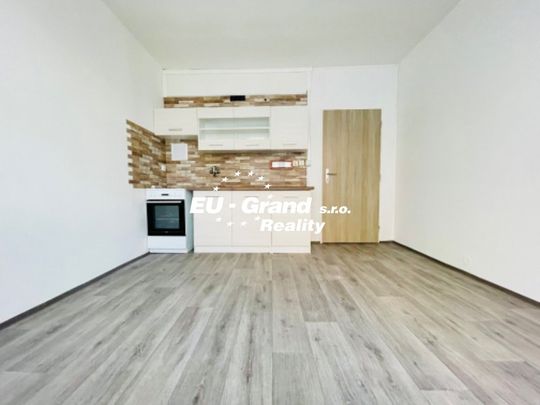 Pronájem bytu 1+1 38 m², Čelakovická 2916, Varnsdorf - Photo 1