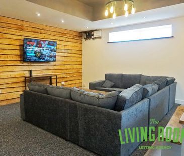 1 bedroom in a house share to rent - Photo 2