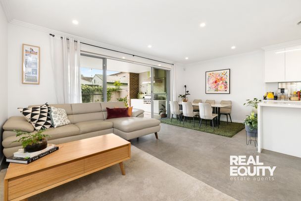 20a Anzac Mews, Wattle Grove NSW 2173 - House For Rent | Domain - Photo 1