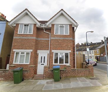 1 bedroom in a house share to rent - Photo 6