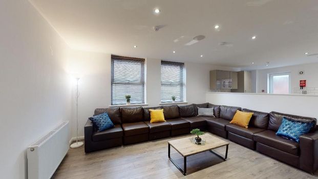8 bedroom house to rent - Photo 1