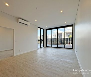 Ultra Modern Apartment - Photo 3