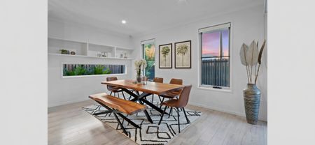 LUXURIOUS FAMILY LIVING WITH SPACE, STYLE AND VERSATILITY - Photo 4
