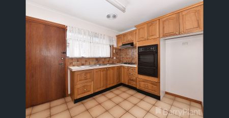 Divine and Delightful - Photo 3