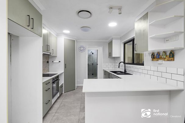 STUNNING MODERN FAMILY HOME WITH BEAUTIFUL INGROUND POOL IN VICTORIA POINT - Photo 1