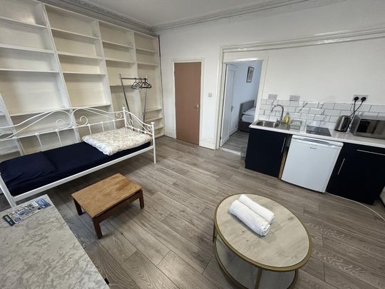1 bedroom flat to rent - Photo 1