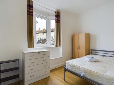 5 bedroom terraced house to rent - Photo 3