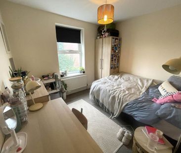 6 bedroom terraced house to rent - Photo 1