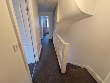 4 bedroom terraced house to rent - Photo 4