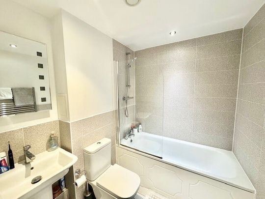 Chapel Court, Romford, RM7 0FT - Photo 1