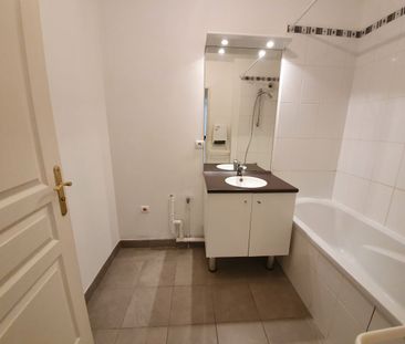 Location Appartement 2 pièces 53m² LILLE 59000 - Photo 5