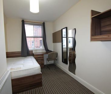 6 bedroom flat to rent - Photo 5