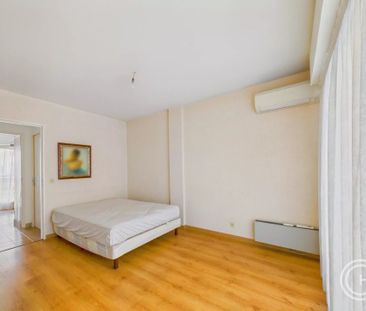 Location Appartement 3 pièces 66m² NICE 06000 - Photo 3