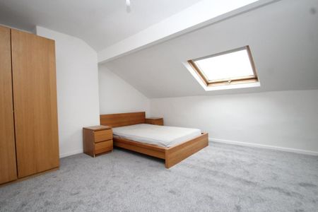 4 bedroom terraced house to rent - Photo 5