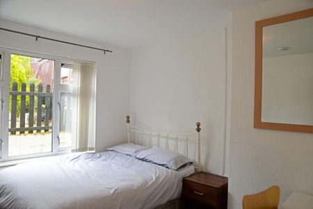 4 bedroom terraced house to rent - Photo 4