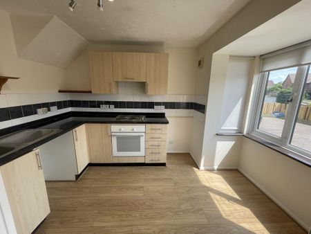 2 bedroom terraced house to rent - Photo 4