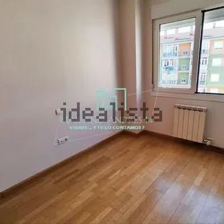 Alquiler de piso en Calle Menéndez Pelayo - Photo 1