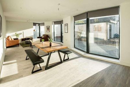 Cuckoo Hall Lane, London, N9 - Photo 4