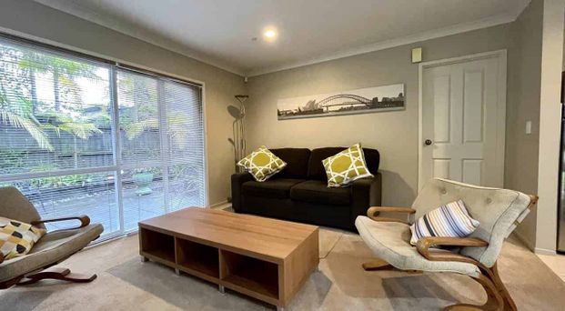 One bedroom one bathroom in Greenhithe - Photo 1