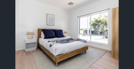 Sellicks Beachside Retreat two-storey, 5 bedroom fully furnished home with sea views. Available from 14/4/26 for 6 months. Gardening inc in rent - Photo 5