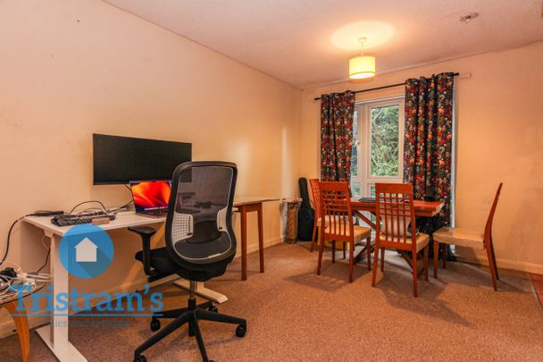 2 bed Apartment for Rent - Photo 1