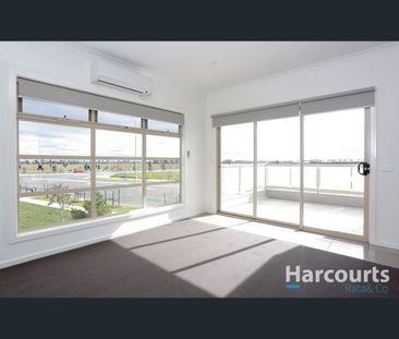 106/2 Rockgarden Drive, Truganina, Vic 3029 - Photo 5