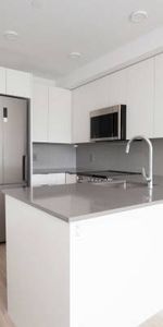 RENT COMMERCIAL DRIVE! BRAND-NEW PET-FRIENDLY 1 BED + DEN APARTMENTS! - Photo 4