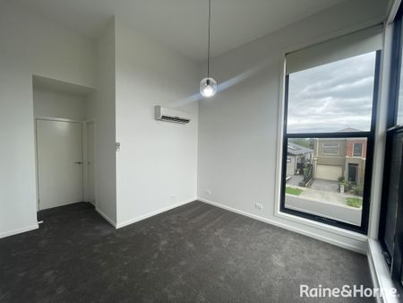 Stunning 3-Bedroom Family Home - Photo 2