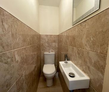 1 bedroom in a house share to rent - Photo 6