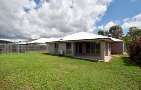 MODERN FAMILY HOME IN FOREST SPRINGS! - Photo 3