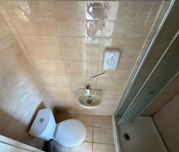 Studio Flat, Harrow Road, HA9 - Photo 4