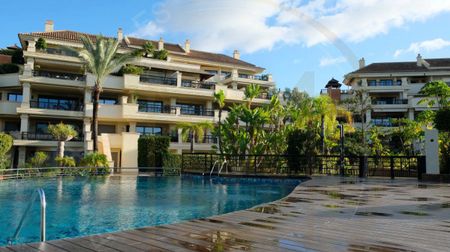 Alquiler Dúplex en Puerto Banús, Marbella - Photo 2