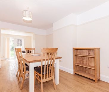 **Electricity included in rent** Three bedroom unfurnished house in... - Photo 2