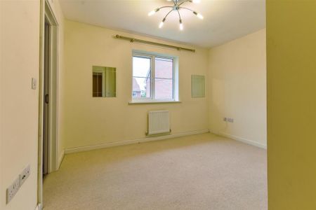 4 bedroom detached house to rent - Photo 4