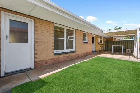 Spacious Two-Bedroom Unit in Glenelg East - Photo 2